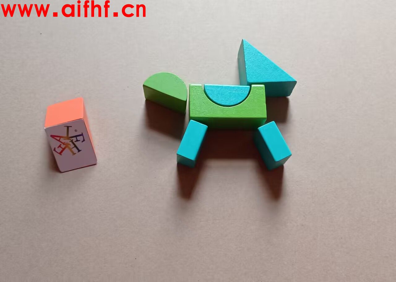 <strong>这是积木拼的什么动物？</strong>