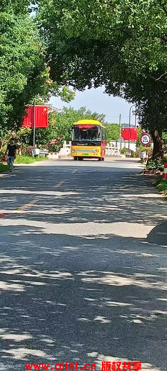 n岁扶墙摸鱼:迎国庆外出游玩(多图)