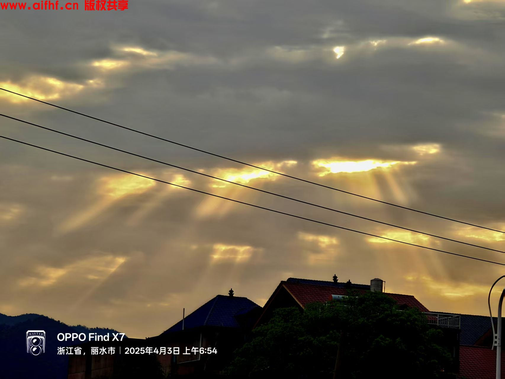 只为博她一笑:早晨天空的旋律