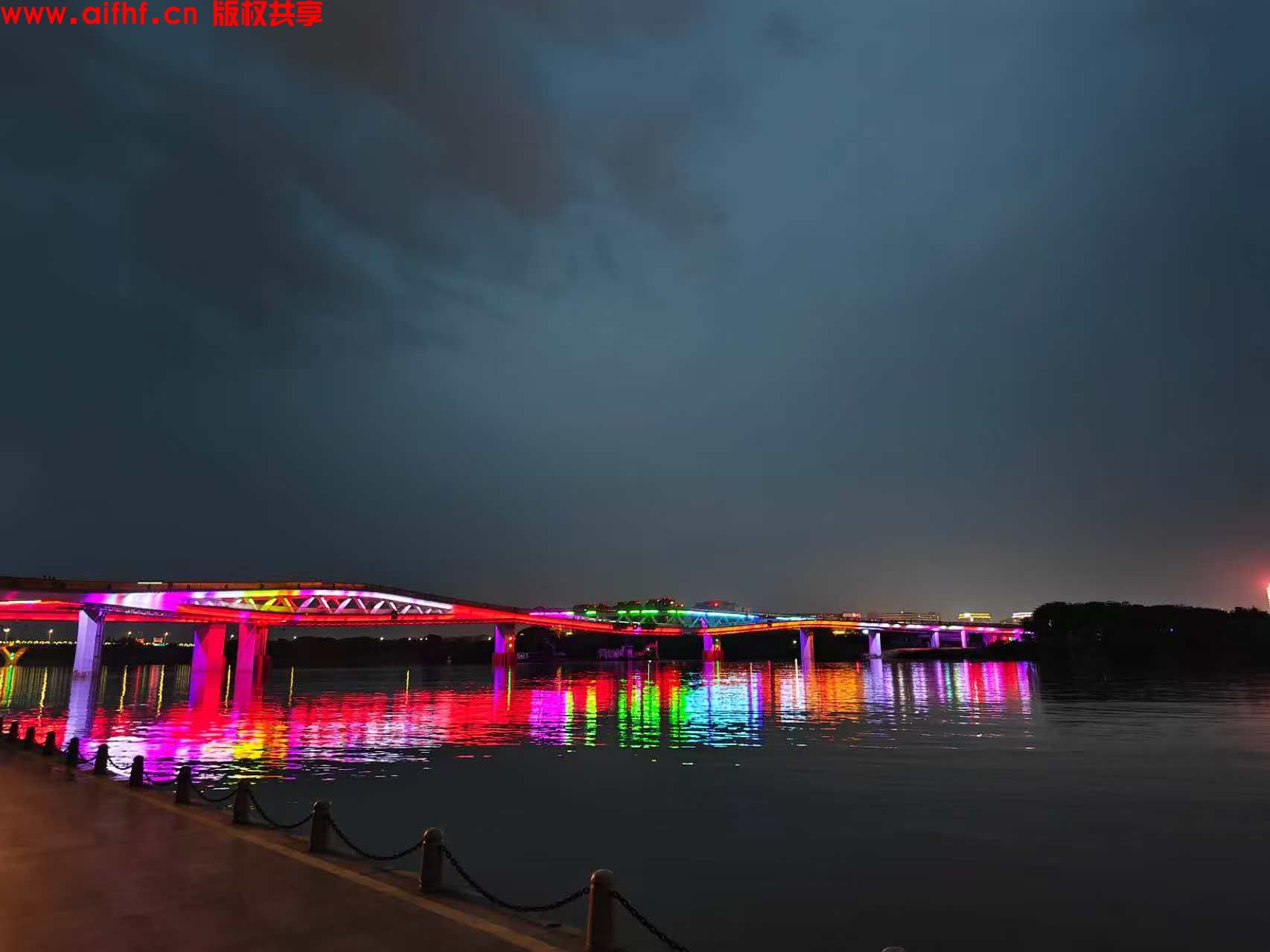 肖永进:夜景城市大桥灯光(AIFHF优秀图片)